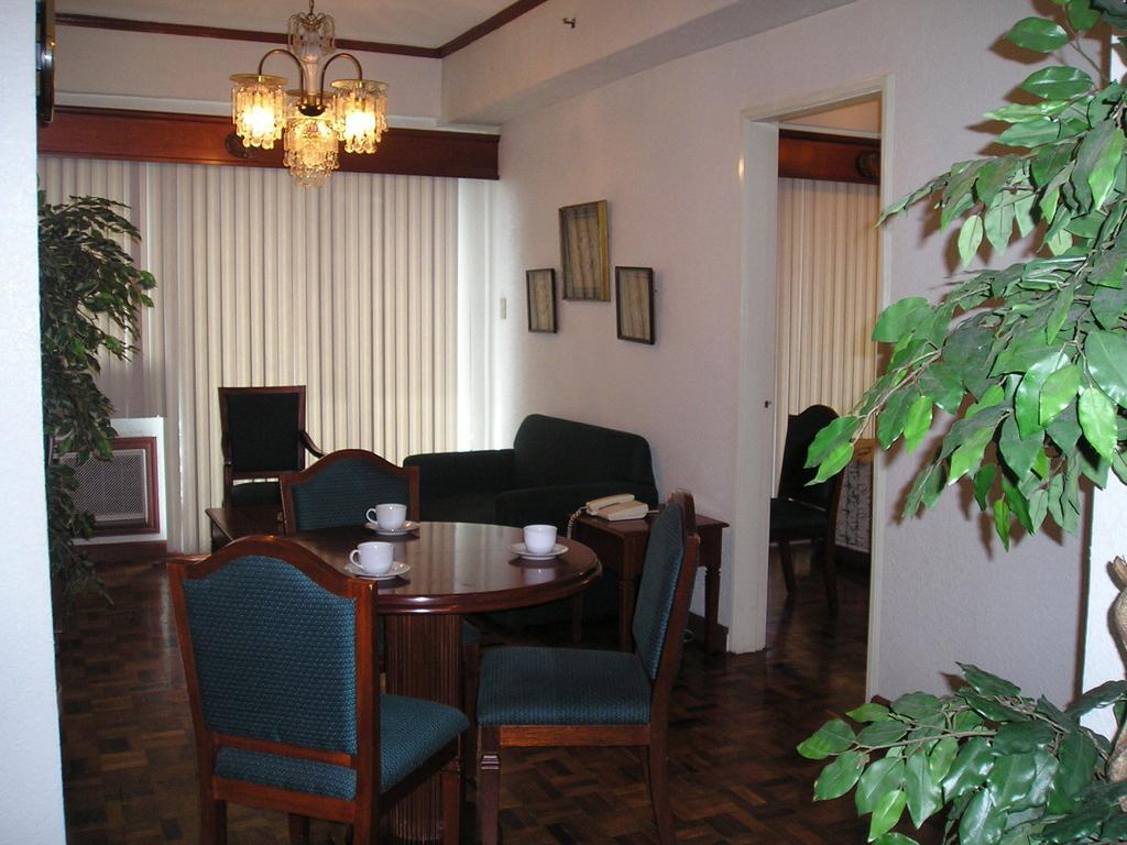 Citadel Inn Makati Makati City Zimmer foto